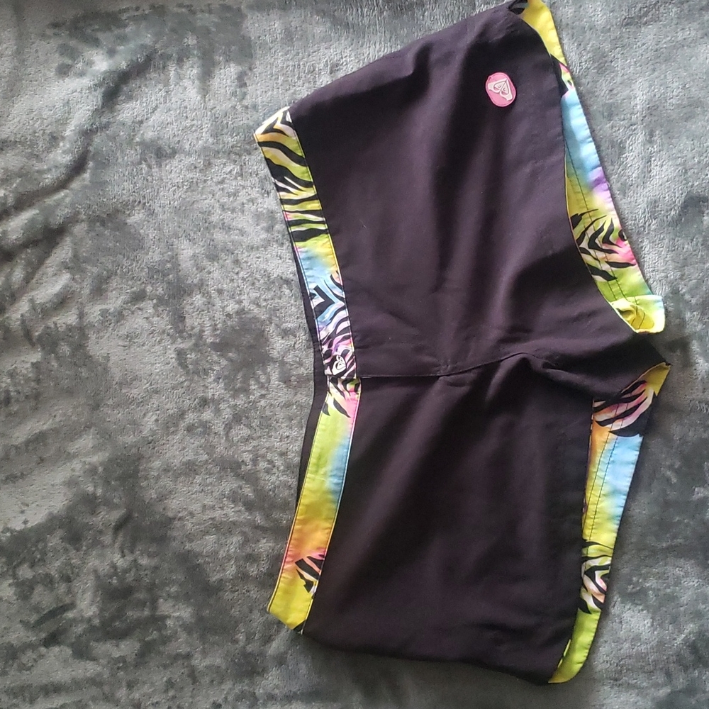 NWOT Roxy reversable board shorts, black/multi coloured